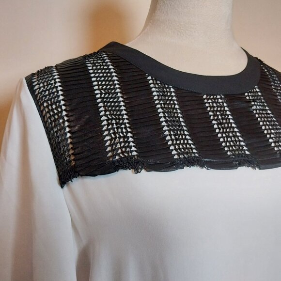 BCBGeneration SIZE M TEE SHIRT CUT TOP WITH BLACK LEATHER LOOK DETAIL - Picture 2 of 10